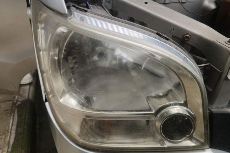 Used Wuling Zhiguang 2013 1.0L Practical Version Right Front Headlight