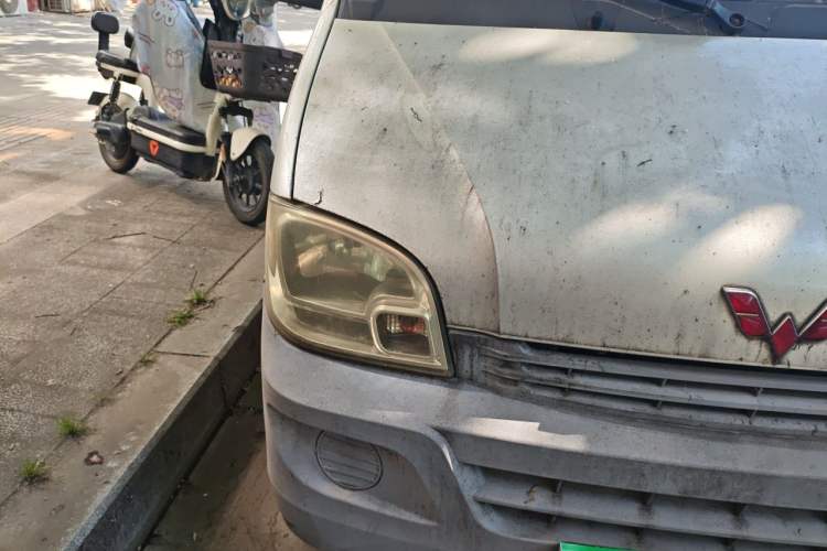 Used Wuling Zhiguang 2013 1.0L Practical Version Right Front Headlight