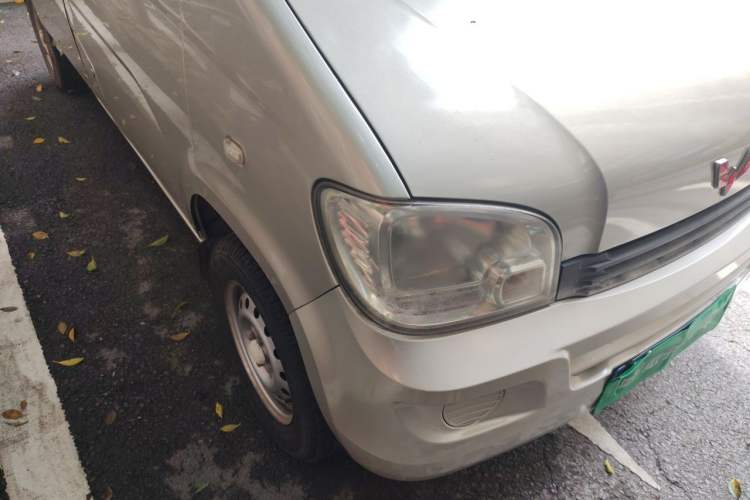 Used Wuling Zhiguang 2013 1.0L Practical Version Right Front Headlight