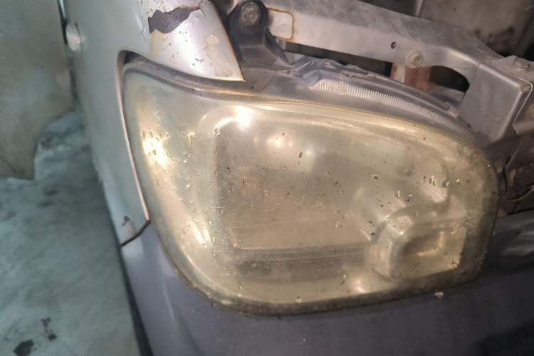 Used Wuling Zhiguang 2013 1.0L Practical Version Right Front Headlight