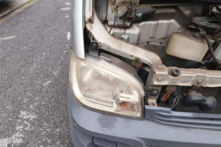 Used Wuling Zhiguang 2013 1.0L Practical Version Right Front Headlight