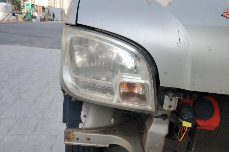 Used Wuling Zhiguang 2013 1.0L Practical Version Right Front Headlight