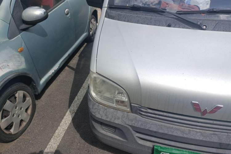 Used Wuling Zhiguang 2013 1.0L Practical Version Right Front Headlight