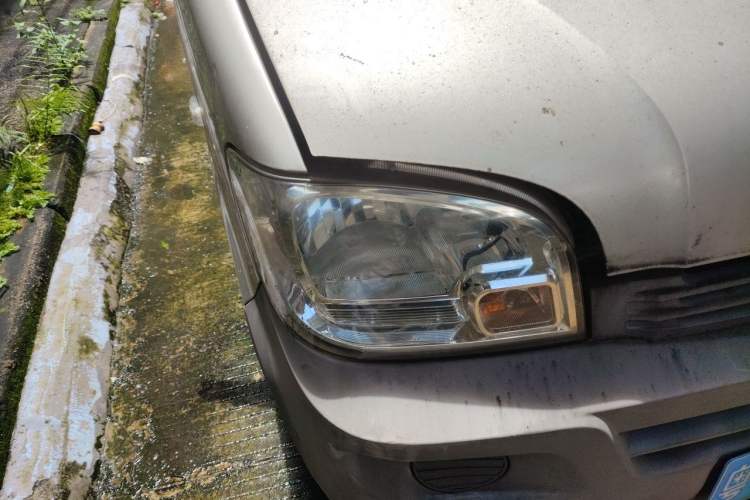 Used Wuling Zhiguang 2013 1.0L Practical Version Right Front Headlight