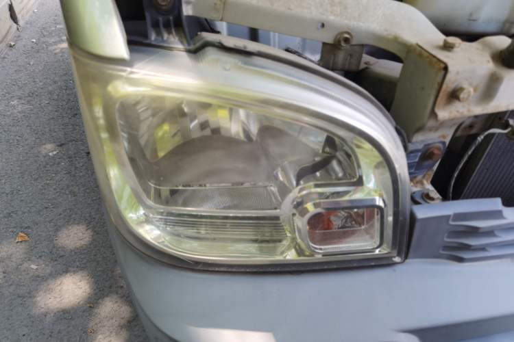 Used Wuling Zhiguang 2013 1.0L Practical Version Right Front Headlight