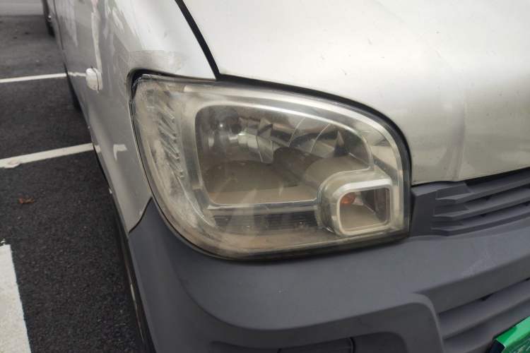 Used Wuling Zhiguang 2013 1.0L Practical Version Right Front Headlight