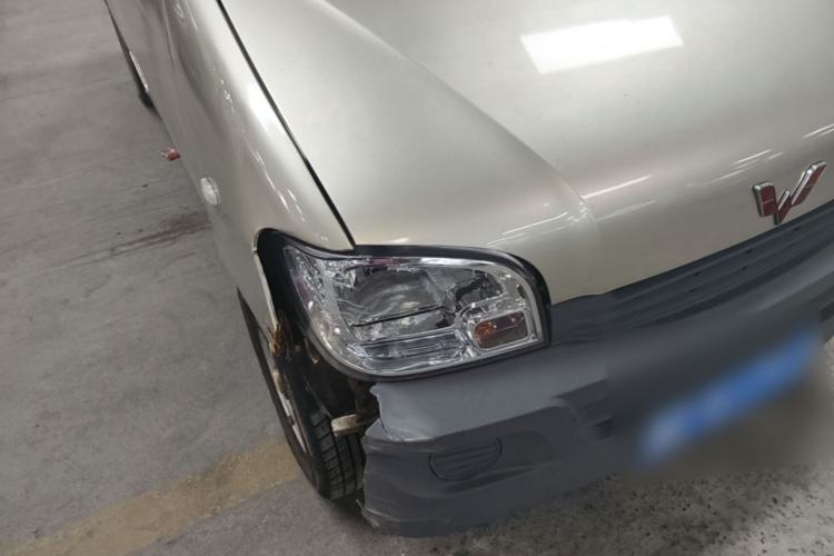 Used Wuling Zhiguang 2013 1.0L Practical Version Right Front Headlight