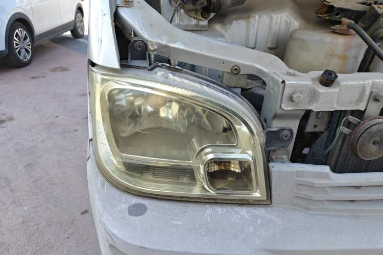 Used Wuling Zhiguang 2013 1.0L Practical Version Right Front Headlight