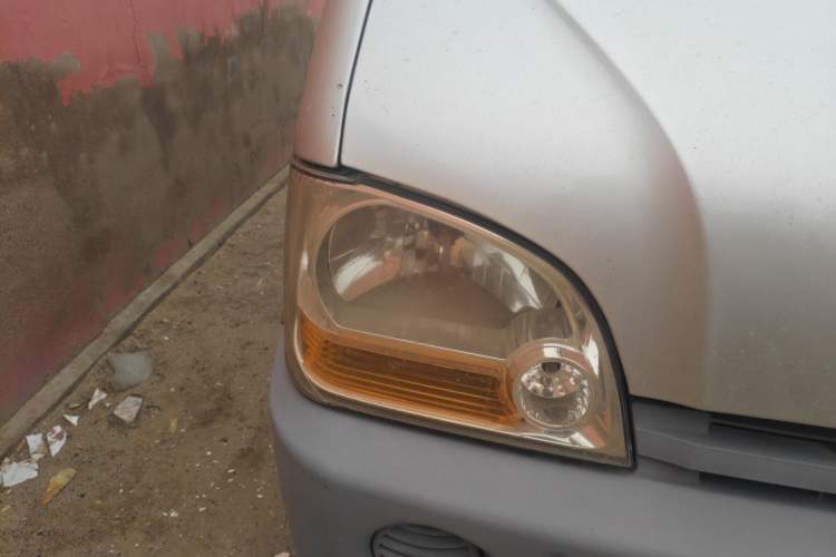 Used Wuling Zhiguang 2013 1.0L Practical Version Right Front Headlight