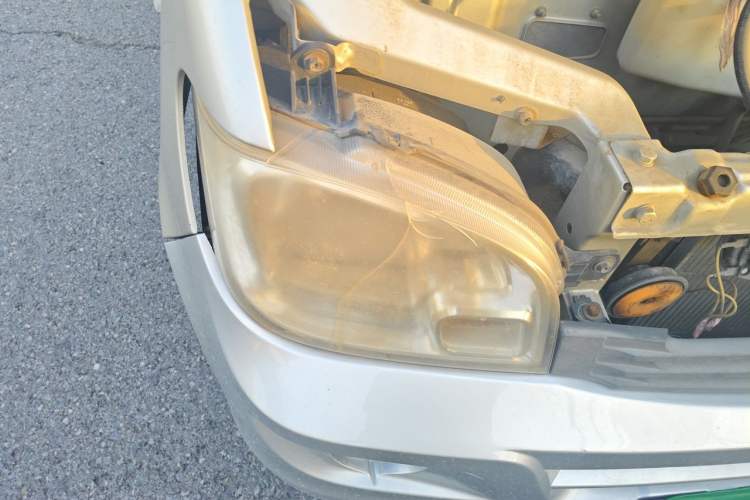 Used Wuling Zhiguang 2013 1.0L Practical Version Right Front Headlight