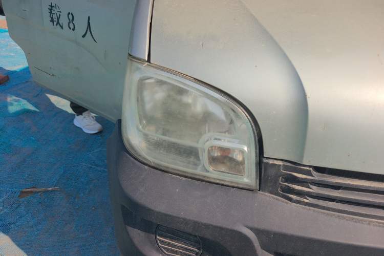 Used Wuling Zhiguang 2013 1.0L Practical Version Right Front Headlight