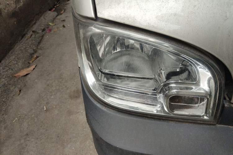 Used Wuling Zhiguang 2013 1.0L Practical Version Right Front Headlight