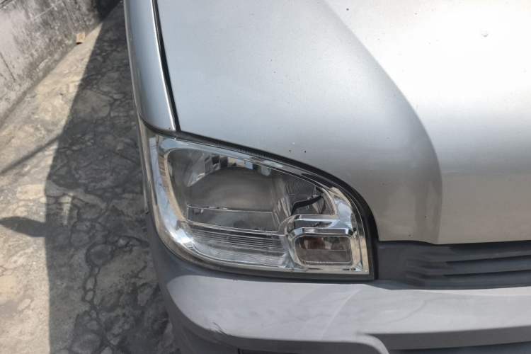 Used Wuling Zhiguang 2013 1.0L Practical Version Right Front Headlight