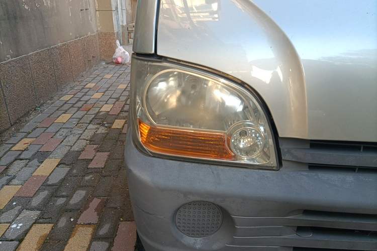 Used Wuling Zhiguang 2013 1.0L Practical Version Right Front Headlight