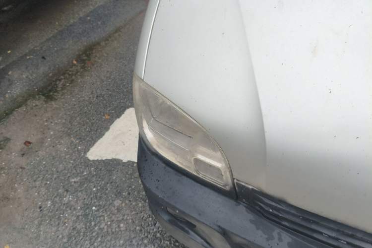 Used Wuling Zhiguang 2013 1.0L Practical Version Right Front Headlight