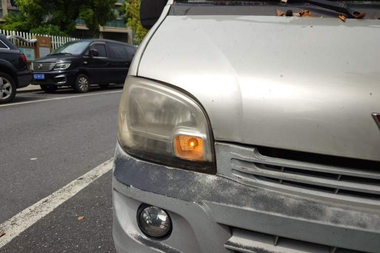 Used Wuling Zhiguang 2013 1.0L Practical Version Right Front Headlight