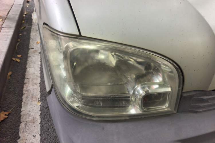 Used Wuling Zhiguang 2013 1.0L Practical Version Right Front Headlight