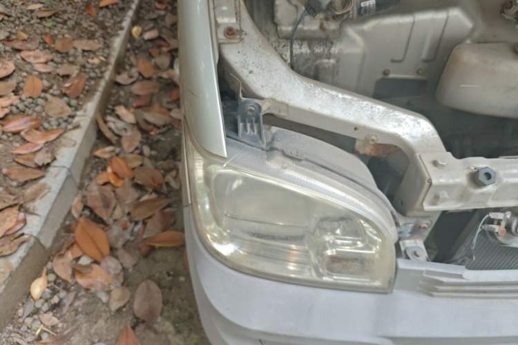 Used Wuling Zhiguang 2013 1.0L Practical Version Right Front Headlight