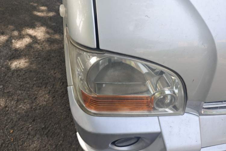 Used Wuling Zhiguang 2013 1.0L Practical Version Right Front Headlight