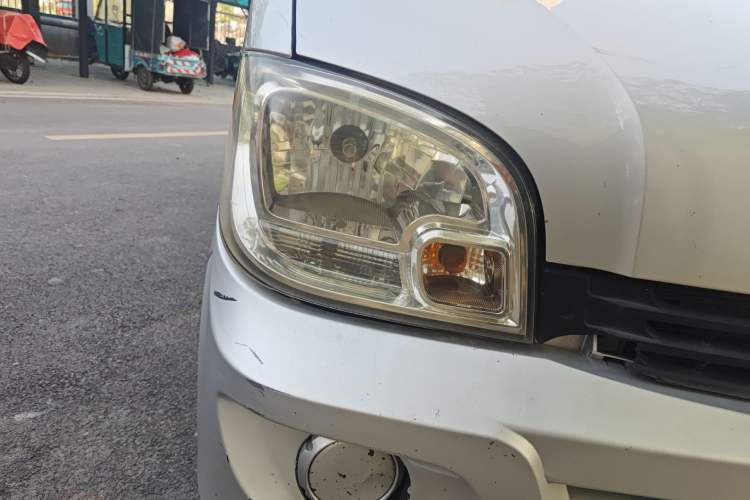 Used Wuling Zhiguang 2013 1.0L Practical Version Right Front Headlight