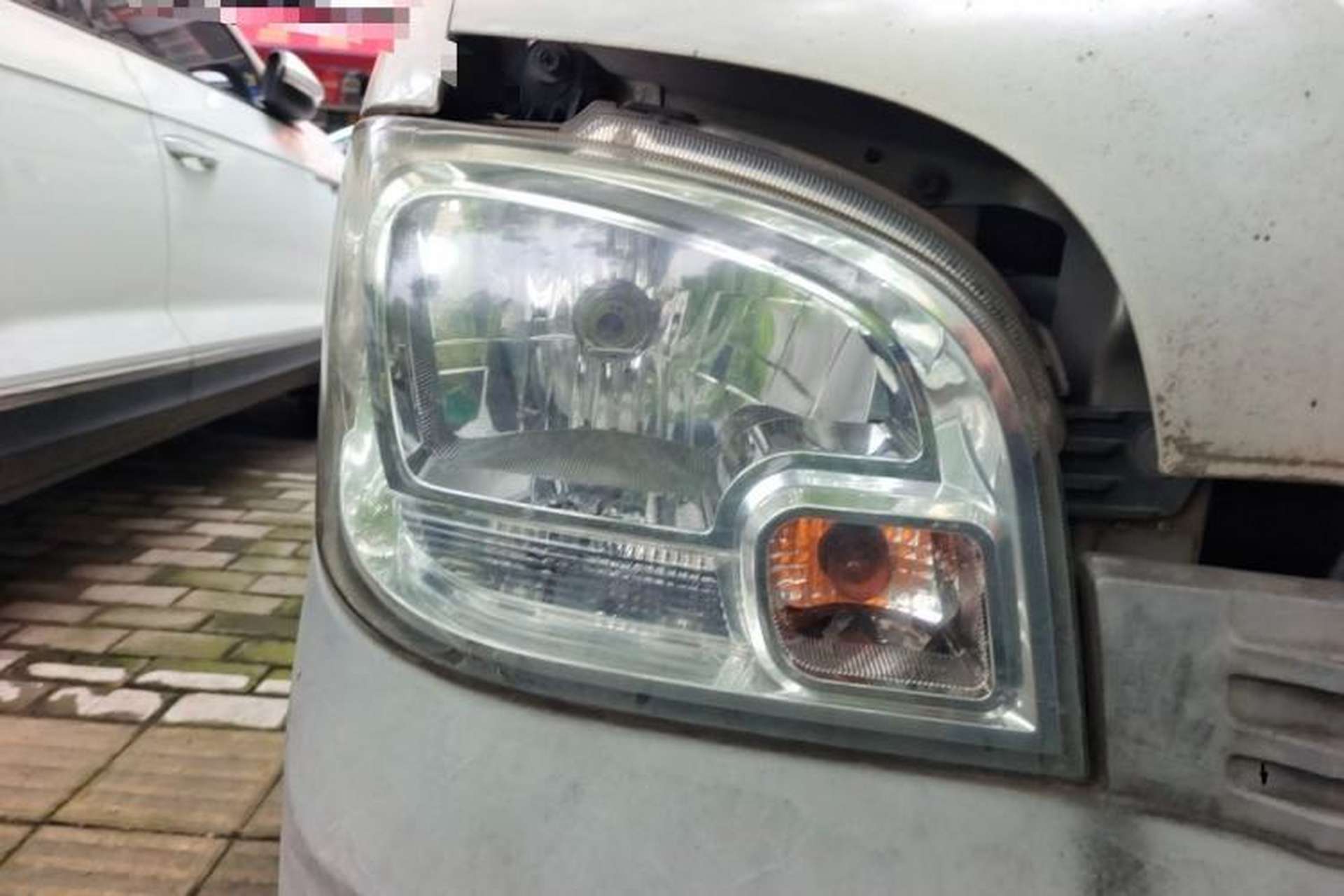 Used Wuling Zhiguang 2013 1.0L Practical Version Right Front Headlight