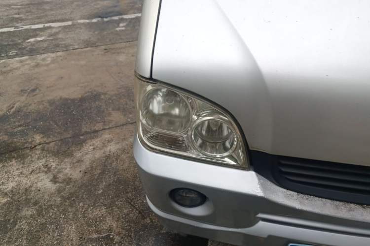 Used Wuling Zhiguang 2013 1.0L Practical Version Right Front Headlight