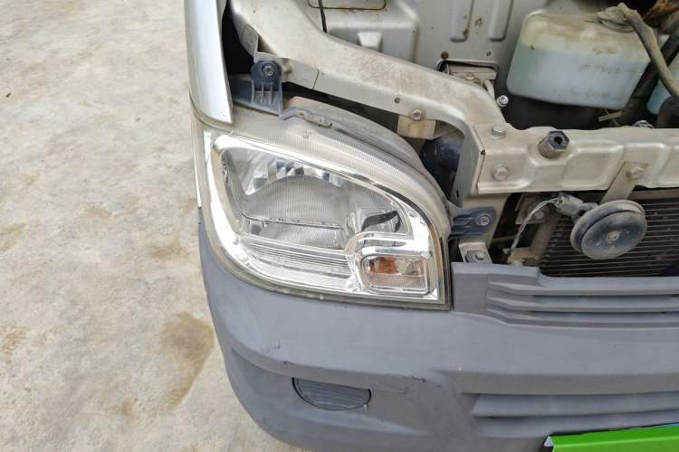 Used Wuling Zhiguang 2013 1.0L Practical Version Right Front Headlight