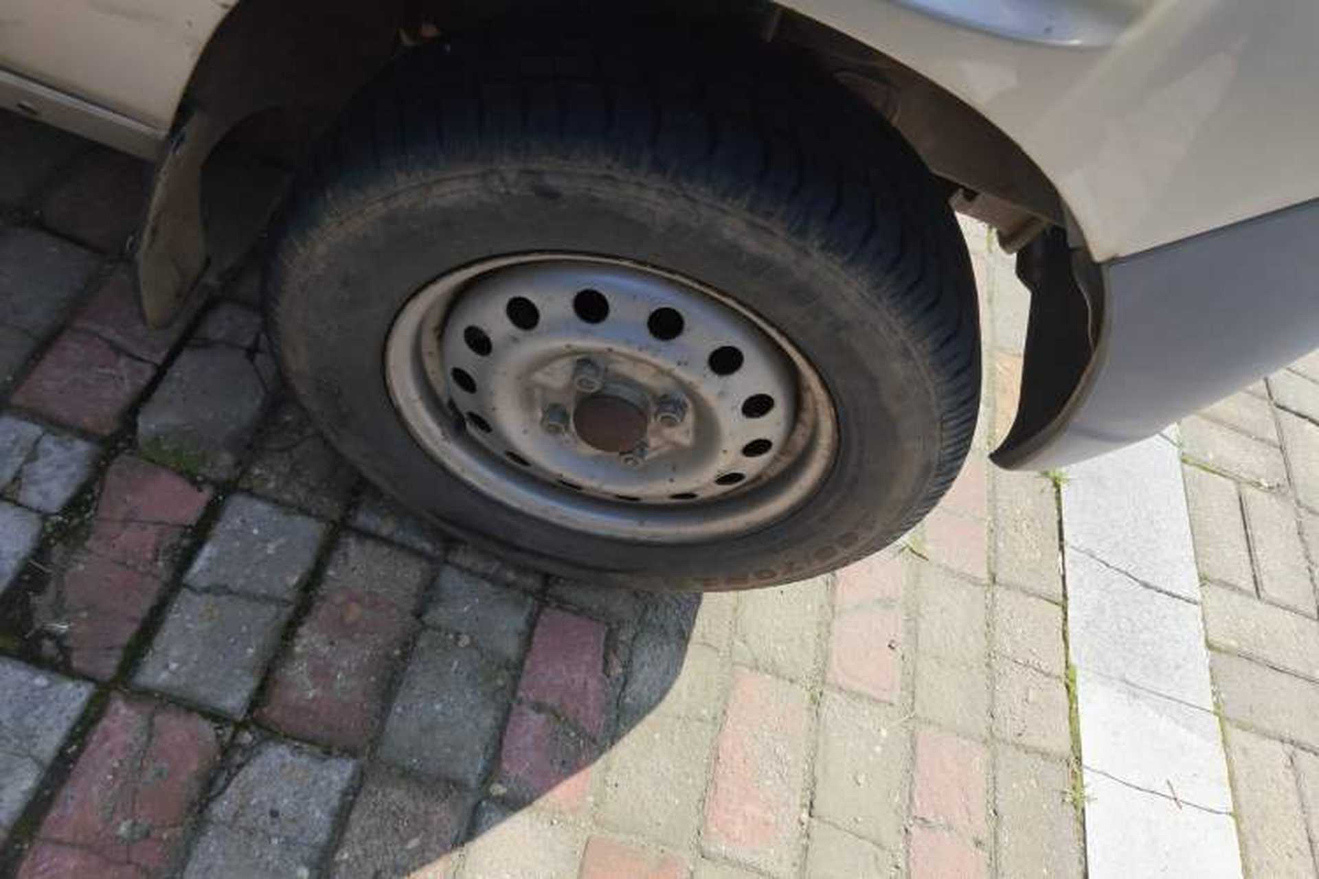 Used Wuling Zhiguang 2013 1.0L Practical Version Right Front Wheel Hub