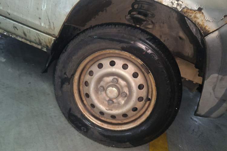 Used Wuling Zhiguang 2013 1.0L Practical Version Right Front Wheel Hub