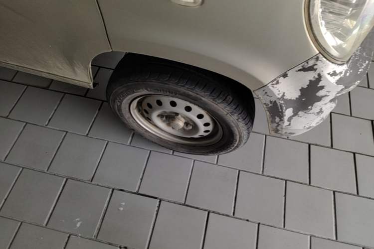 Used Wuling Zhiguang 2013 1.0L Base Version Right Front Wheel Hub