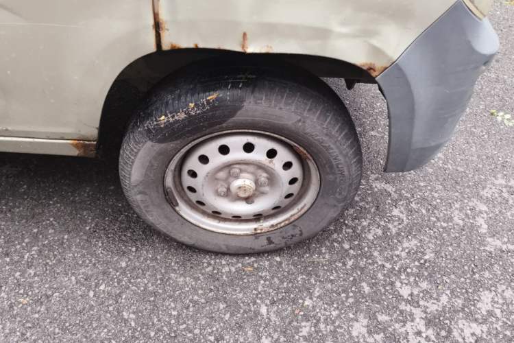 Used Wuling Zhiguang 2013 1.0L Practical Version Right Front Wheel Hub