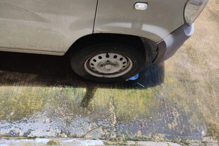 Used Wuling Zhiguang 2013 1.0L Practical Version Right Front Wheel Hub