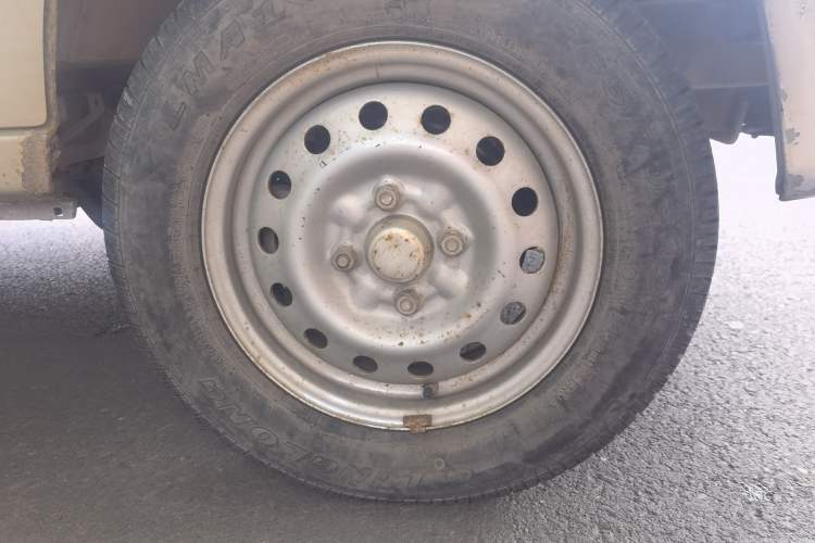 Used Wuling Zhiguang 2013 1.0L Base Version Right Front Wheel Hub