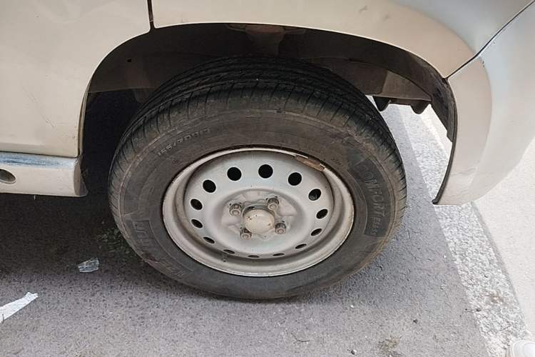 Used Wuling Zhiguang 2013 1.0L Base Version Right Front Wheel Hub