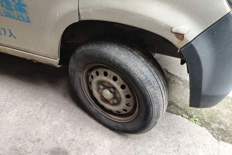 Used Wuling Zhiguang 2013 1.0L Practical Version Right Front Wheel Hub