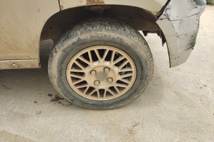 Used Wuling Zhiguang 2013 1.0L Practical Version Right Front Wheel Hub