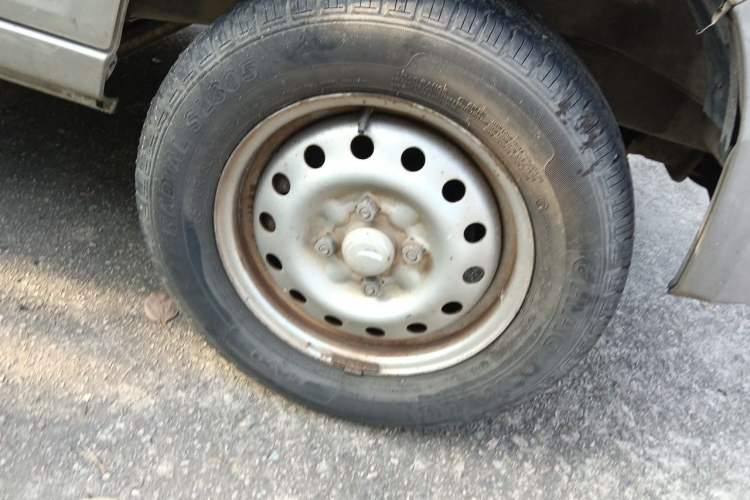 Used Wuling Zhiguang 2013 1.0L Base Version Right Front Wheel Hub
