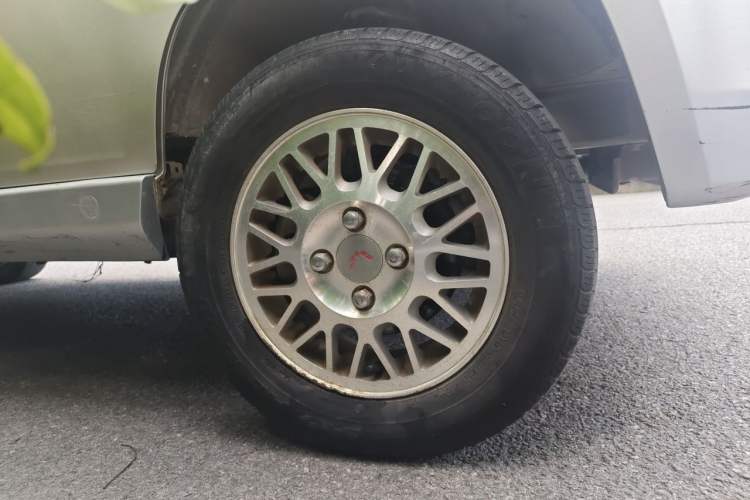 Used Wuling Zhiguang 2013 1.0L Base Version Right Front Wheel Hub
