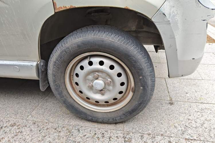 Used Wuling Zhiguang 2013 1.0L Practical Version Right Front Wheel Hub