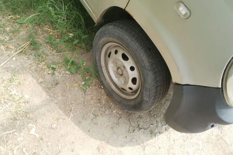 Used Wuling Zhiguang 2013 1.0L Practical Version Right Front Wheel Hub