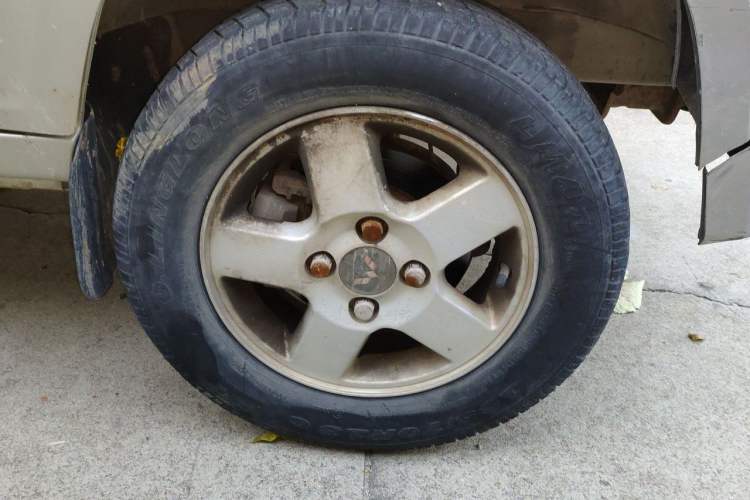 Used Wuling Zhiguang 2013 1.0L Base Version Right Front Wheel Hub