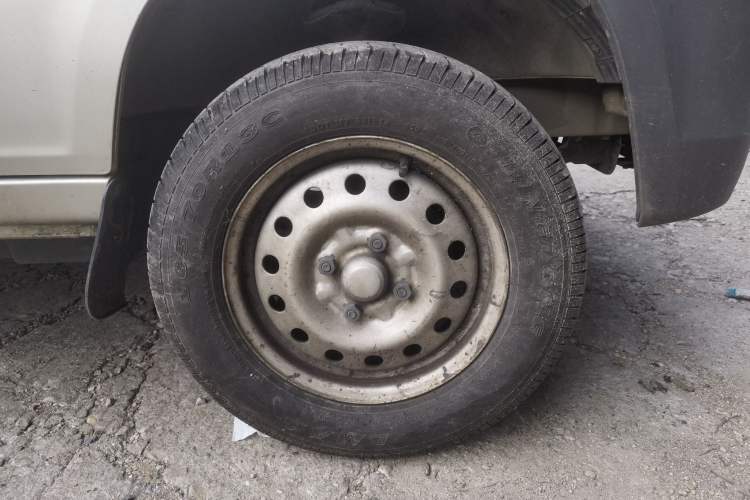 Used Wuling Zhiguang 2013 1.0L Base Version Right Front Wheel Hub