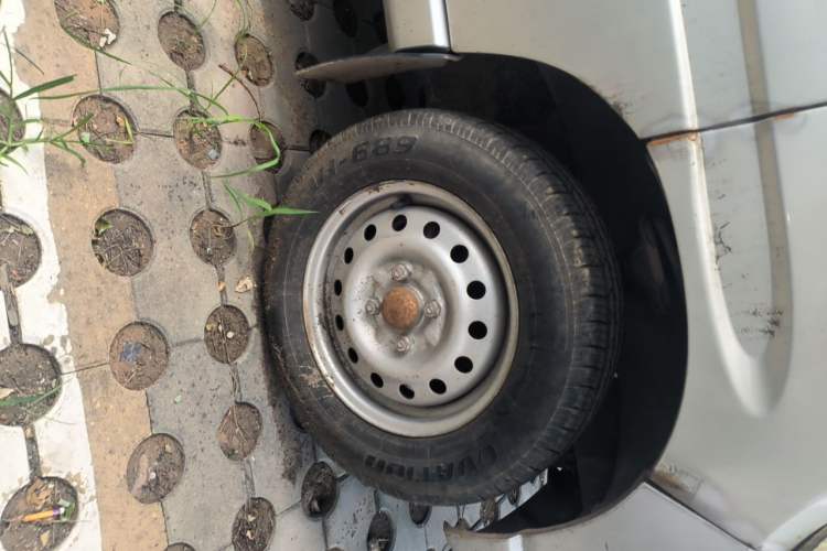 Used Wuling Zhiguang  Right Front Wheel Hub