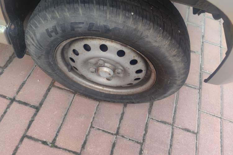 Used Wuling Zhiguang 2013 1.0L Base Version Right Front Wheel Hub