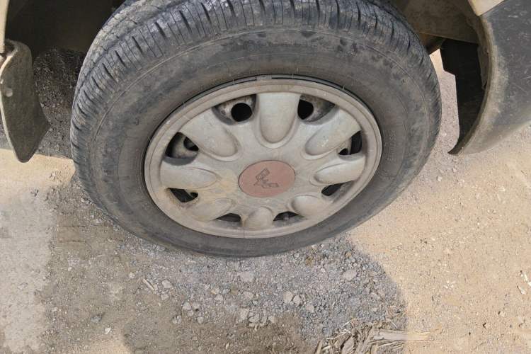 Used Wuling Zhiguang 2013 1.0L Practical Version Right Front Wheel Hub