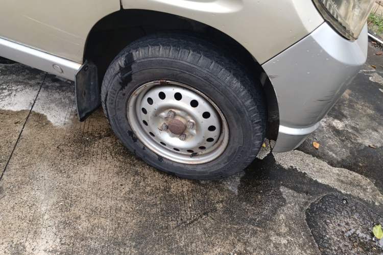 Used Wuling Zhiguang 2013 1.0L Practical Version Right Front Wheel Hub