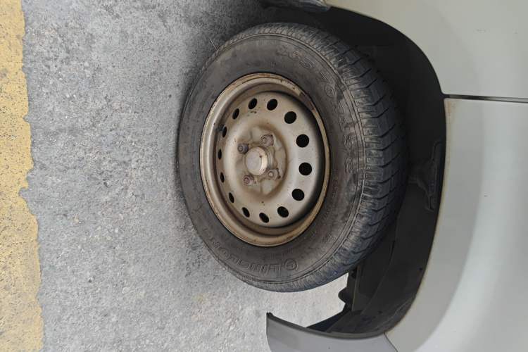 Used Wuling Zhiguang 2013 1.0L Practical Version Right Front Wheel Hub