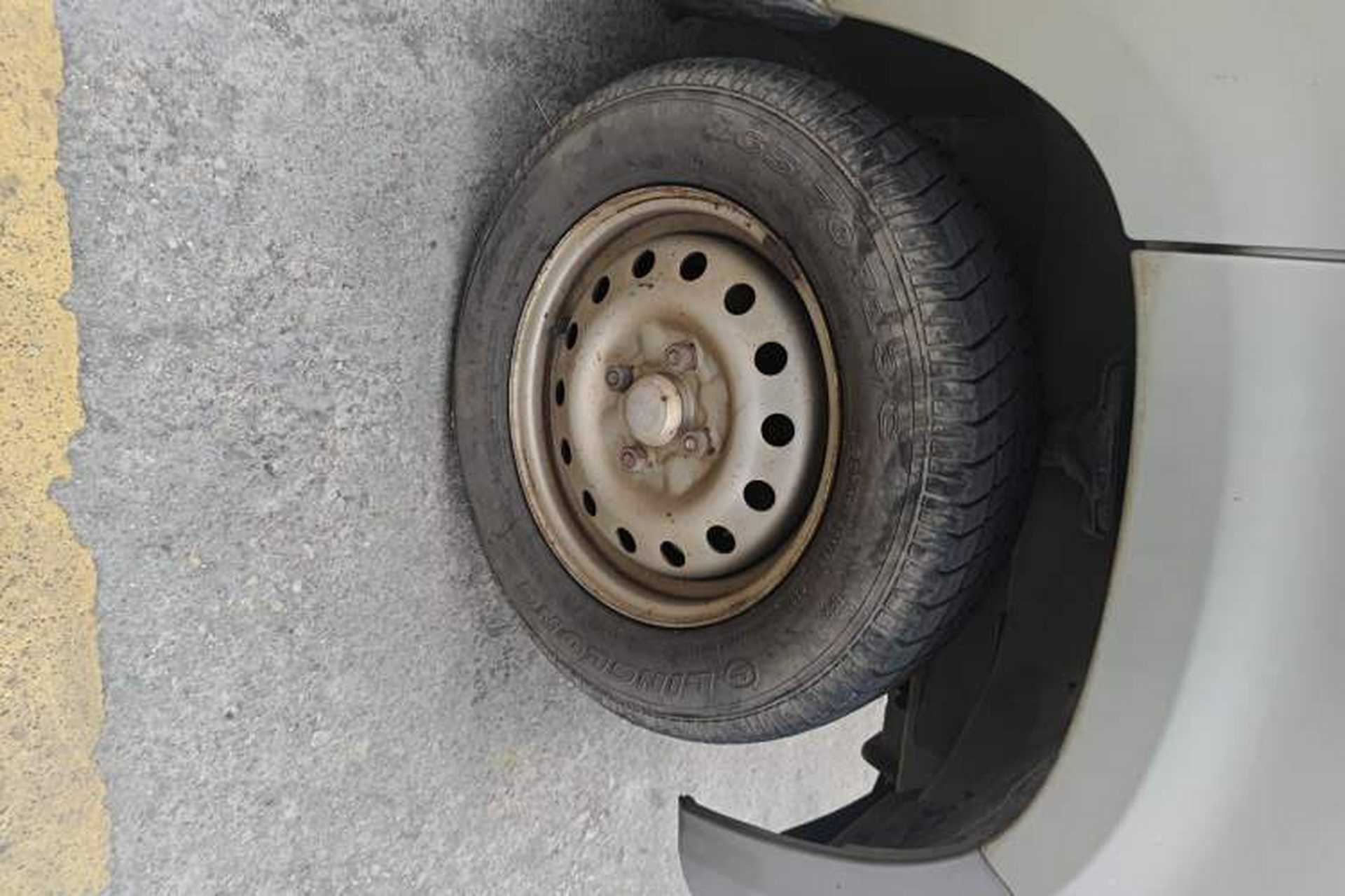 Used Wuling Zhiguang 2013 1.0L Practical Version Right Front Wheel Hub