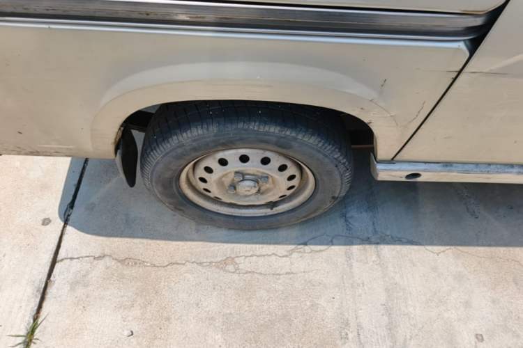 Used Wuling Zhiguang 2013 1.0L Practical Version Right Rear Wheel Hub