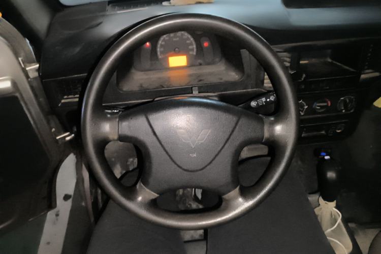 Used Wuling Zhiguang 2013 1.0L Practical Version Steering Wheel